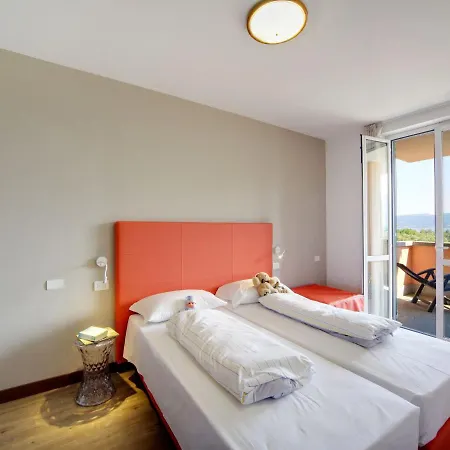 Isolino - Fon104 By Interhome